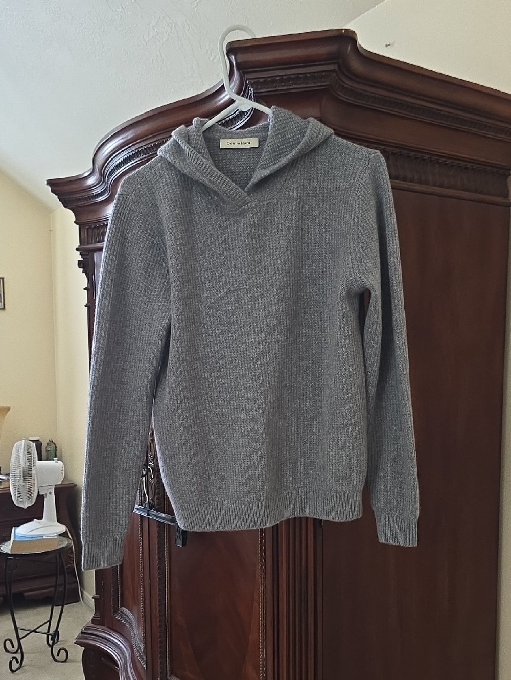 Women’s Gray V-Neck Hooded Knit Sweater